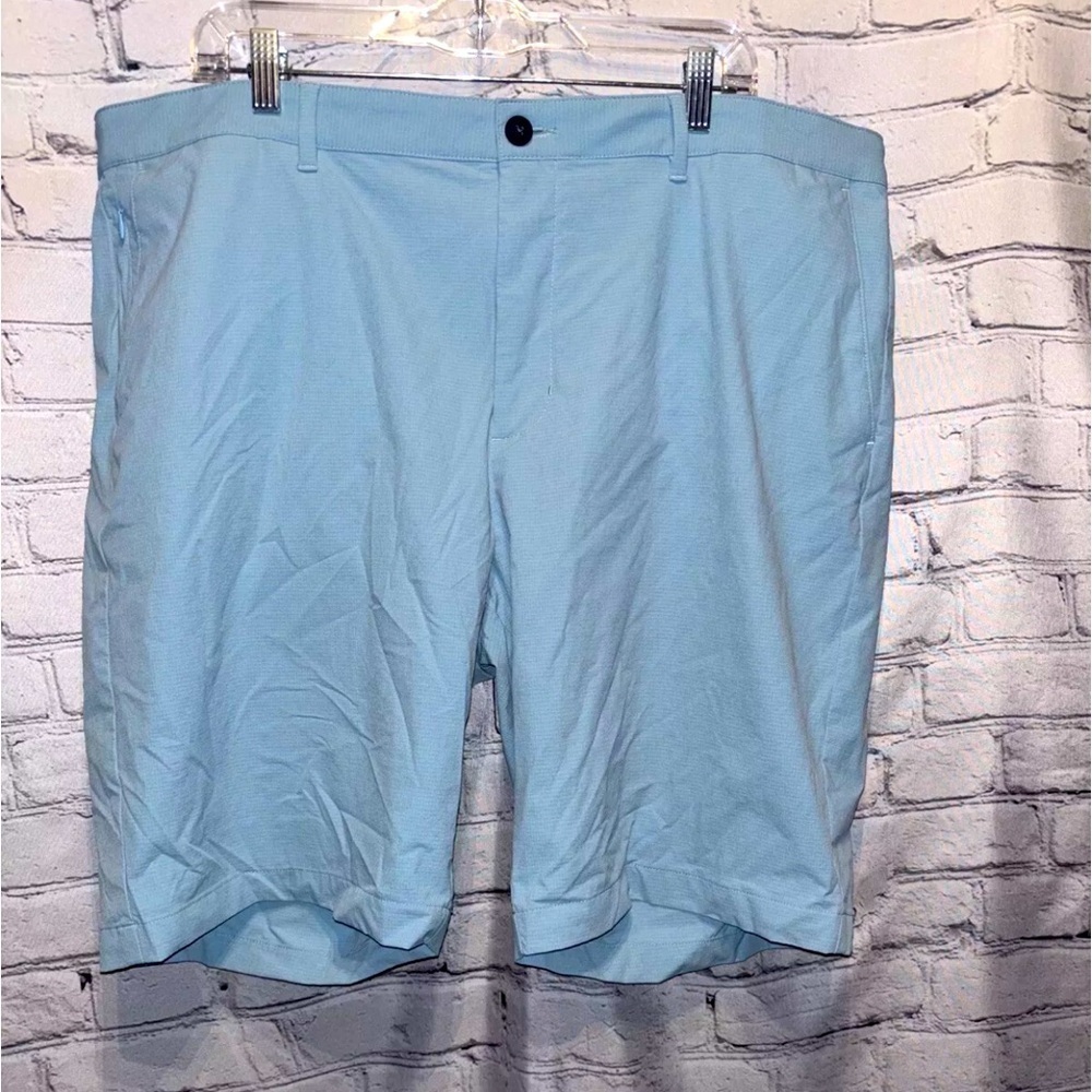 Tommy Bahama Shorts  Size 42 Teal Mint Green Golf Chino Stretch Nylon Polyester